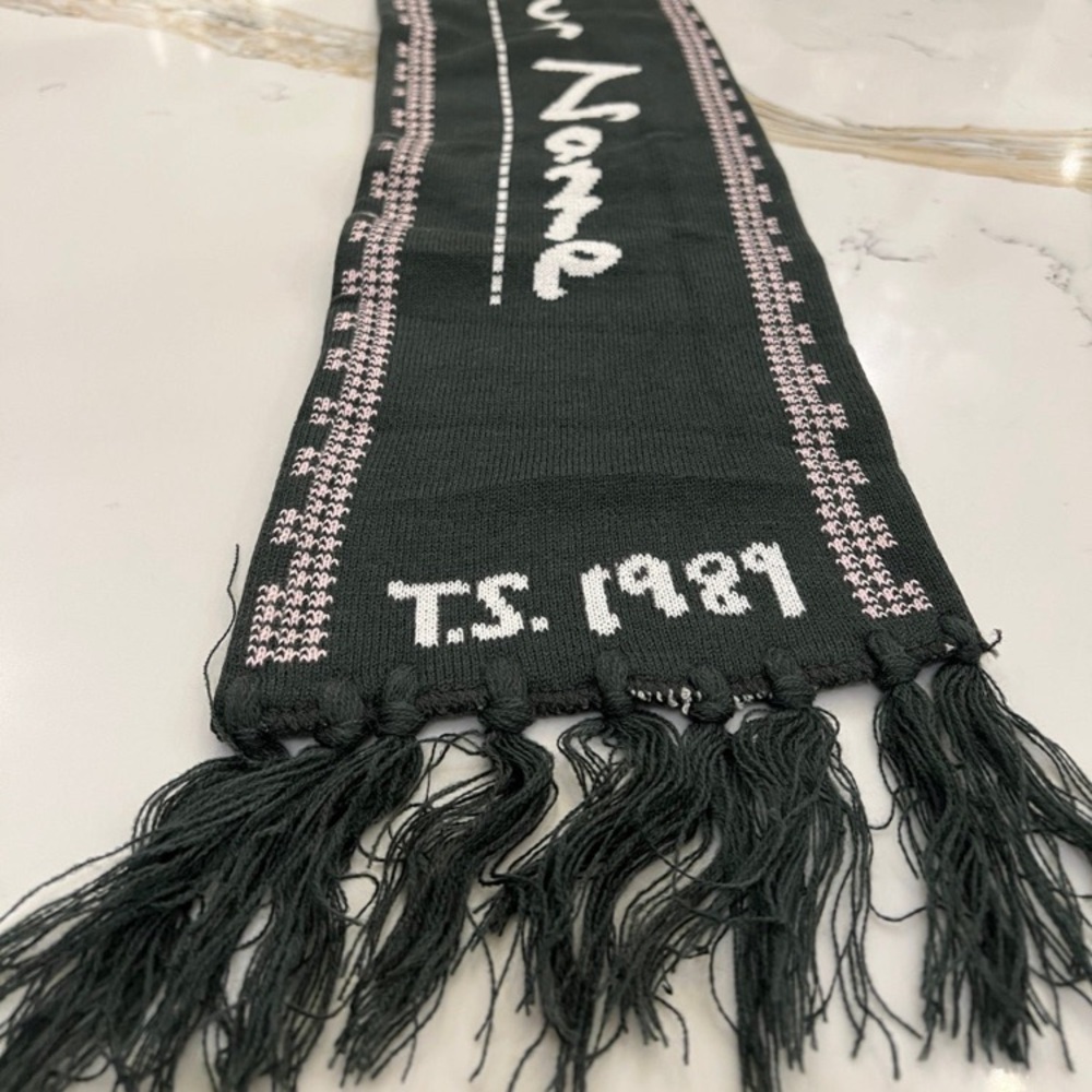 *RARE* TAYLOR SWIFT 1989 BLANK SPACE SCARF